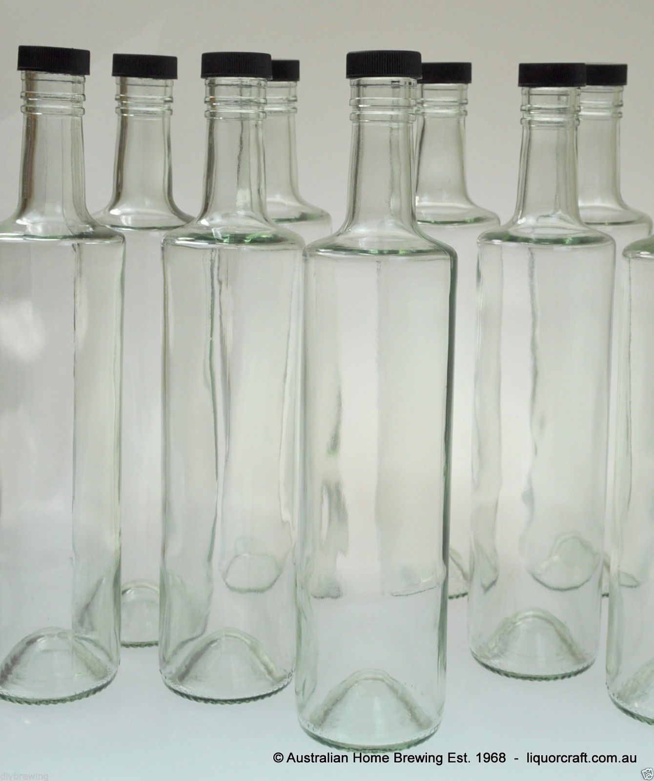 24x Spirit Bottle 700ml round & black plastic cap